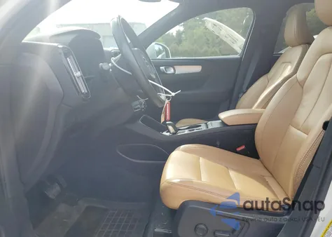 2019 Volvo Xc40 T5 Momentum z USA, uszkodzony, nr VIN YV4162UK5K2111660